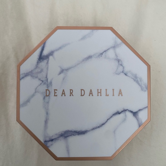 Dear Dahlia powder compact - Picture 2 of 3